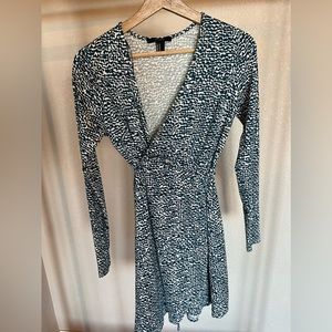 Forever 21 Blue and White Long Sleeve Dress